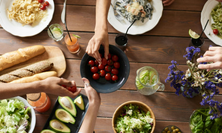 Как да намалим стреса чрез хранене: Храни и навици за по-спокоен живот